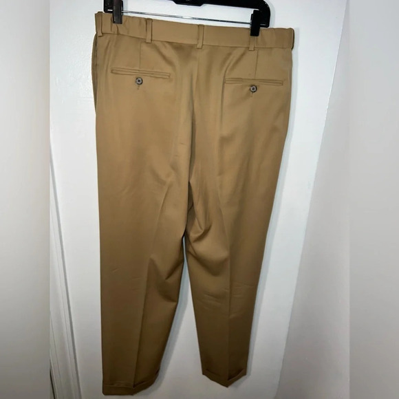 Austin Reed, England, London, 33, pleated front button zip clasp front closure. - Picture 2 of 10